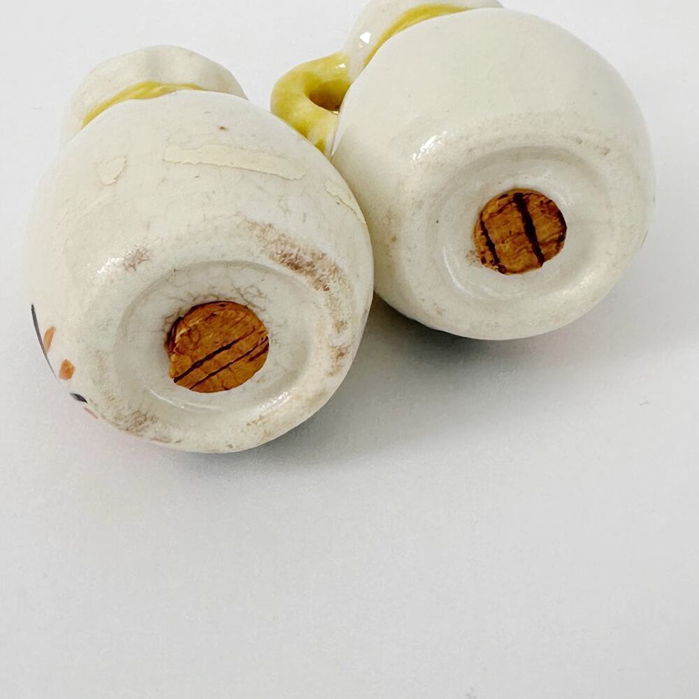 Handpainted Satchel Salt And Pepper Shakers 1950s - Picture 5 of 6